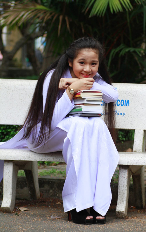 Tam Triều Dâng,bản sao angela phương trinh