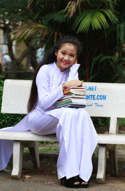 Tam Triều Dâng,bản sao angela phương trinh