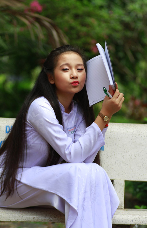 Tam Triều Dâng,bản sao angela phương trinh