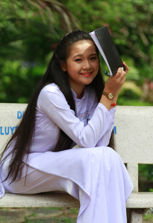 Tam Triều Dâng,bản sao angela phương trinh