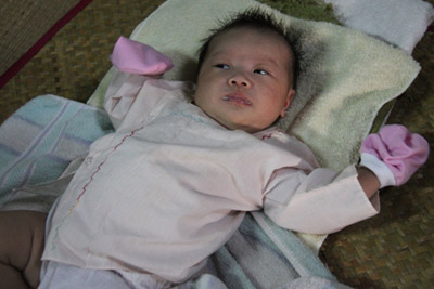 trẻ sơ sinh,bỏ rơi con,hoàn cảnh đáng thương