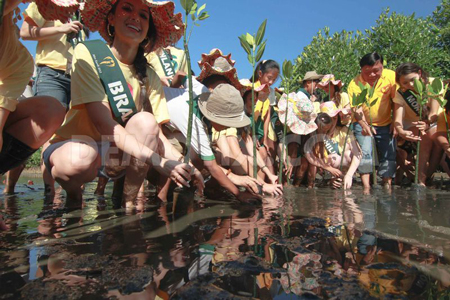 Á hậu hoàng anh,á hậu việt nam 2012,Hoa hậu Trái đất 2012,Miss Earth 2012