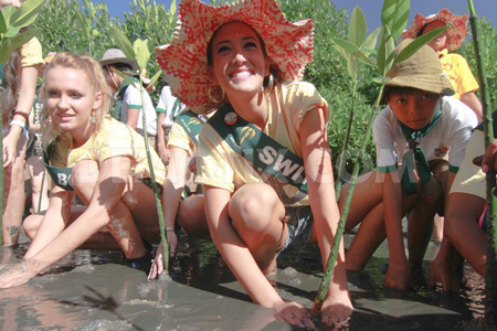 Á hậu hoàng anh,á hậu việt nam 2012,Hoa hậu Trái đất 2012,Miss Earth 2012