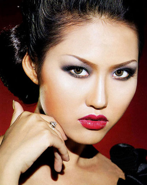 Phi thanh vân,nữ hoàng dao kéo