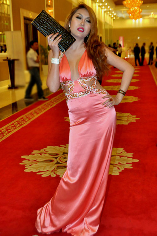 Phi thanh vân,nữ hoàng dao kéo