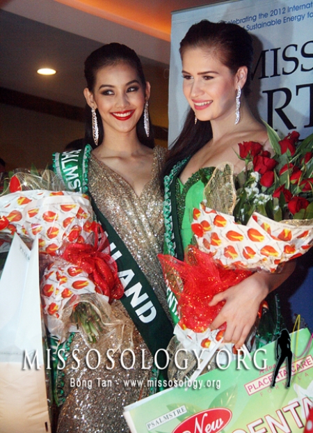 Á hậu hoàng anh,á hậu việt nam 2012,Hoa hậu Trái đất 2012,Miss Earth 2012
