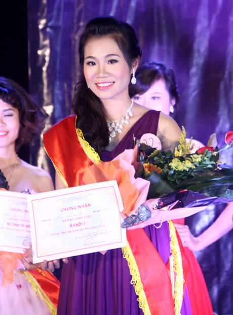 Nữ sinh thanh lịch khoa Luật,Nữ sinh