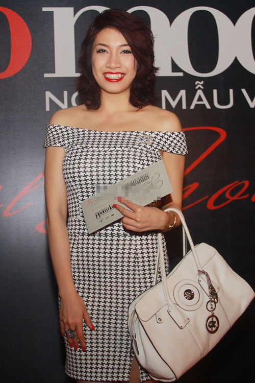 thời trang sao,style sao,họa tiết răng cưa