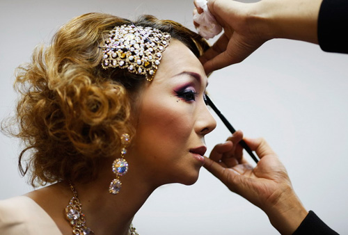 hoa hậu chuyến giới,Miss International Queen 2012,Kevin Balot