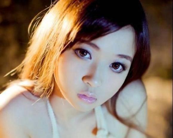 Hot girl,mộng điềm