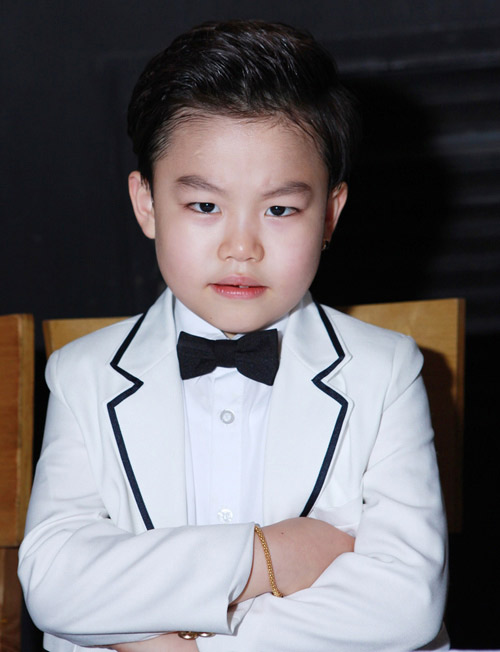 Psy nhí,Min Woo