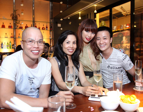 Hà Anh,Siêu mẫu hà anh