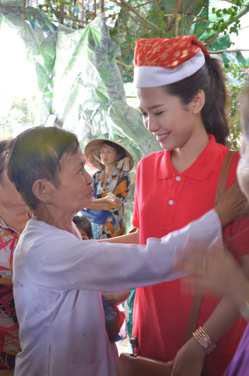Phan Thu Quyên,Hoa hậu phụ nữ Việt Nam qua ảnh 2012