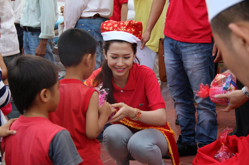 Phan Thu Quyên,Hoa hậu phụ nữ Việt Nam qua ảnh 2012
