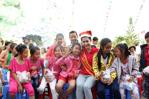Phan Thu Quyên,Hoa hậu phụ nữ Việt Nam qua ảnh 2012