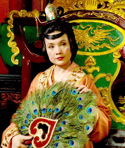 Ngôi nhà tâm linh,Em bé Hà Nội,Lan Hương gai góc trên sân khấu,Lan Hươngrất tâm linh