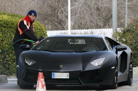 Cận cảnh siêu “ngựa chiến” Lamborghini của Cristiano Ronaldo