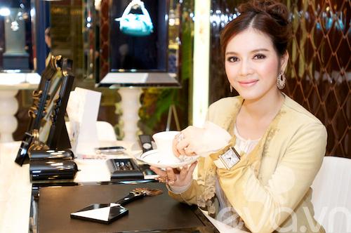 Lý Nhã kỳ,thời trang,áo độc nhất vô nhị,đắt