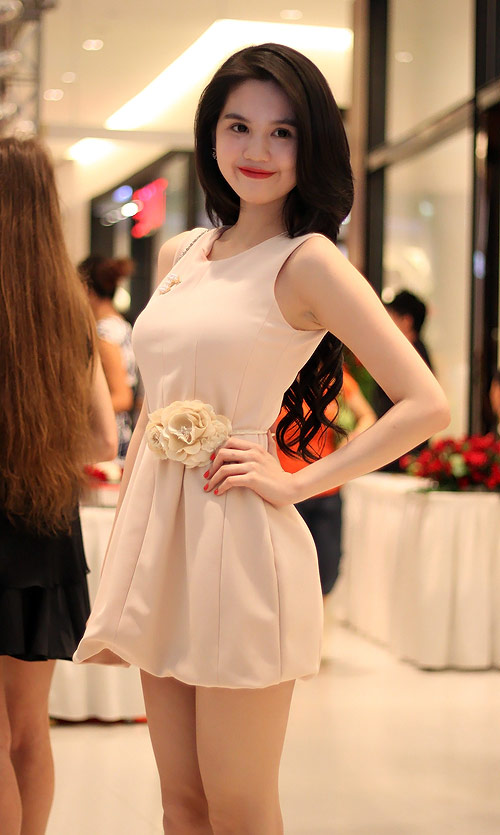 Ngọc Trinh,xinh đẹp,gợi cảm,trang phục,thời trang