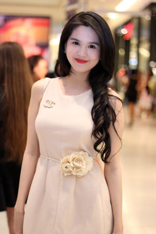 Ngọc Trinh,xinh đẹp,gợi cảm,trang phục,thời trang