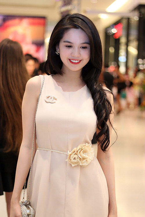 Ngọc Trinh,xinh đẹp,gợi cảm,trang phục,thời trang