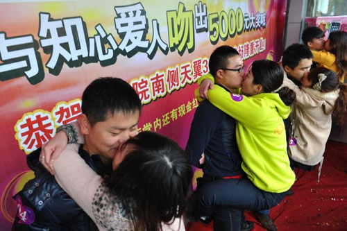 Chuyện lạ,chuyện lạ thế giới,phi thường,kỳ quặc,thi hôn,valentine,lễ tình nhân