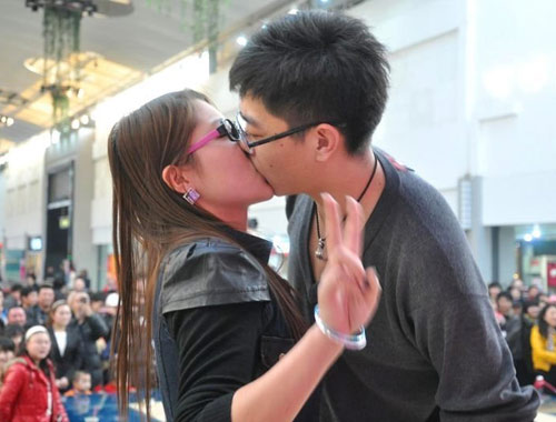 Chuyện lạ,chuyện lạ thế giới,phi thường,kỳ quặc,thi hôn,valentine,lễ tình nhân