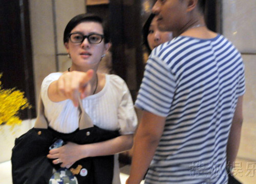paparazzi,tin đồn,sao,trang nhung,Lý Á Bằng,Khương Văn,Trần Quán Hy,Tôn Lệ,Chung Hân Đồng
