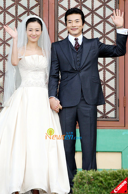 Sao hàn,kết hôn,showbiz Hàn,Jang Dong Gun,Go So Young,Kim Hee Sun,Park Joo Young