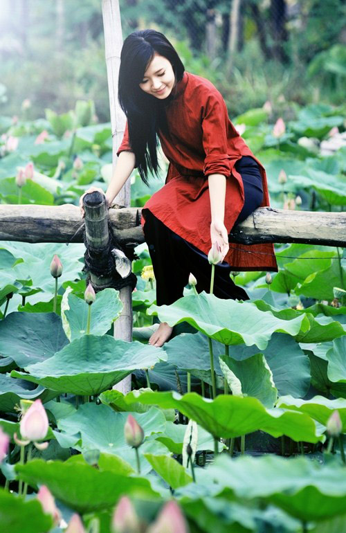 Hot girl,midu,áo dài