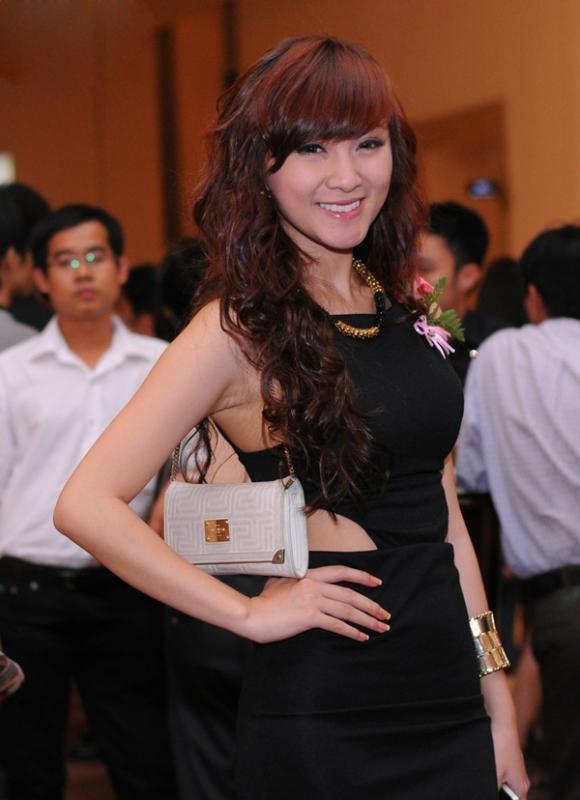 hotgirl,Kelly,phẫu thuật thẩm mỹ