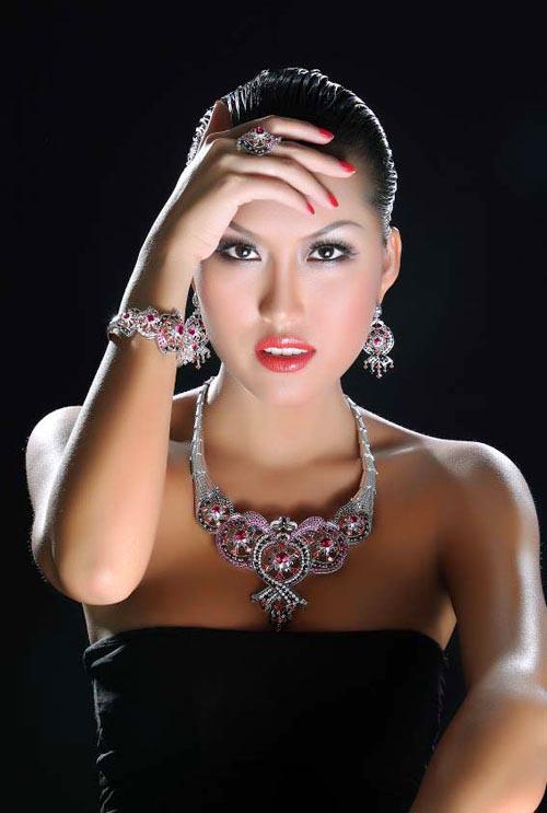 Sao việt,phẫu thuật thẩm mỹ,Thủy tiên,bảo thy,phi thanh vân,mai phương thúy,khánh thy,hồng nhung