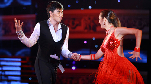 Bước nhảy hoàn vũ 2012,Minh Hằng,Phương Thanh,Minh Quân,diễn viên Vân Trang,Quách Ngọc Ngoan,Huỳnh Đông,người mẫu Anh Thư,Trương Nam Thành,MC Tuấn Tú,đêm thi thứ 4