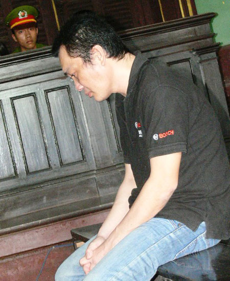 hung thủ,giết vợ,ghen tuông,bình dương,thẩm vấn