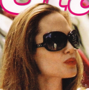 Brad Pitt,Angelina Jolie,kính râm,xài gì