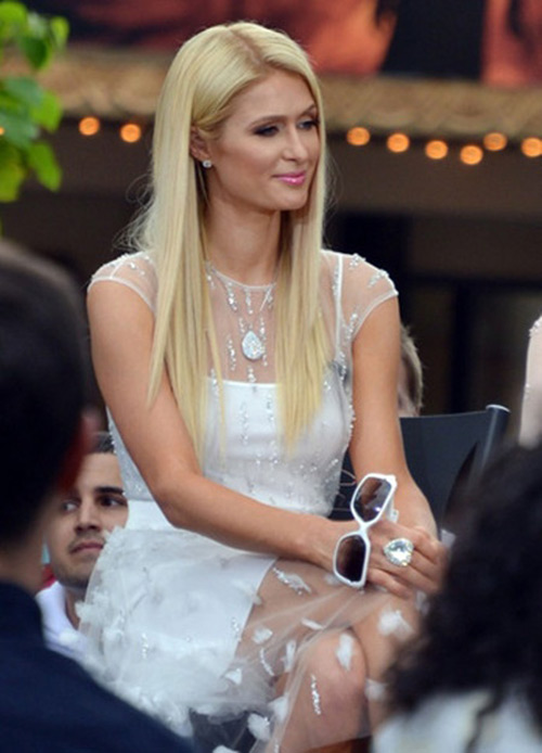 thời trang,đẹp như sao,vòng ngực lép,Paris Hilton