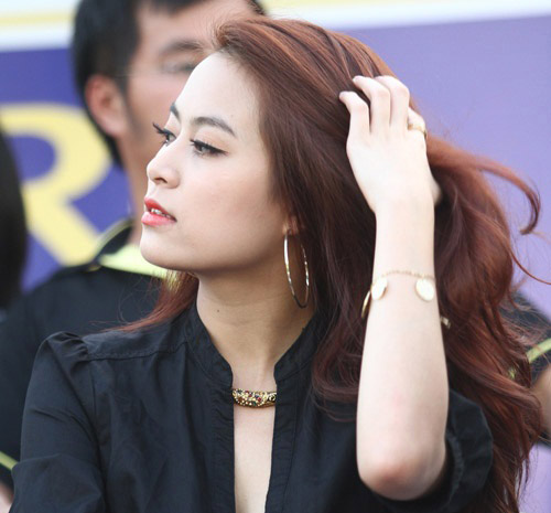 Sao việt,mày ngài,tăng thanh hà,thanh hằng,hoàng thùy linh,thủy tiên