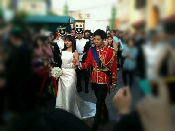 Ha Ji Won,Lee Seung Gi,giường chiếu,The King 2 hearts,đính hôn,diễn viên