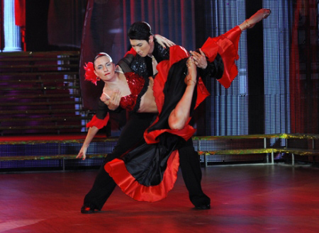 Bước nhảy hoàn vũ 2012,Minh Hằng,Trương Nam Thành