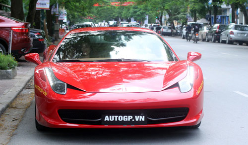 Tuấn Hưng,Lương Giang,Ferrari 458 Italiia