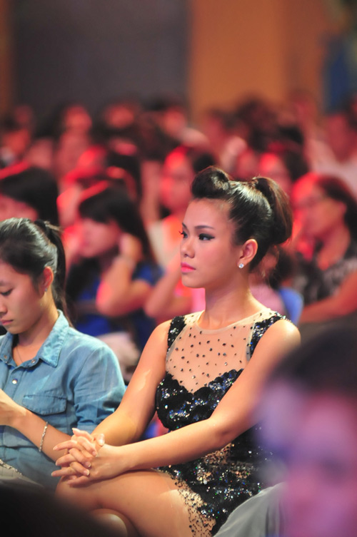 Phương Vy,sao mai điểm hẹn,ca sỹ,ca sĩ,váy,Cặp đôi hoàn hảo,cổ vũ,thí sinh
