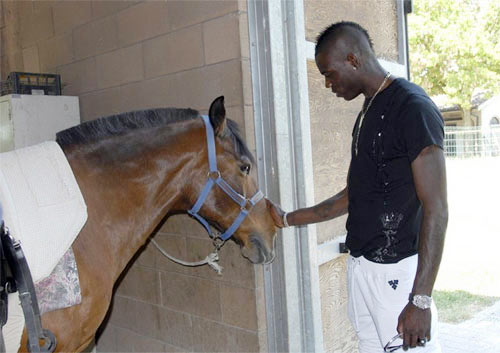 Balotelli,cầu thủ,bóng đá,Milan,Mario Balotelli,ngựa chứng,Holly Henderson,nude,phim,diễn viên,porn