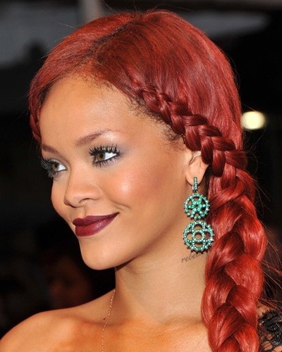 Rihanna,gương mặt đẹp,ca sỹ,ca sĩ,nóng bỏng,gợi cảm,vòng 1,vòng một,trang điểm,hoa tai,bông tai,phụ kiện