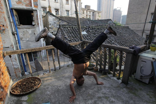 hút chậu,dùng bụng,cụ già 69 tuổi,Lưu Huệ Nhân
