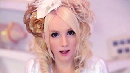 Yohio,nam ca sĩ,ngoại hình,xinh đẹp,búp bê Anime