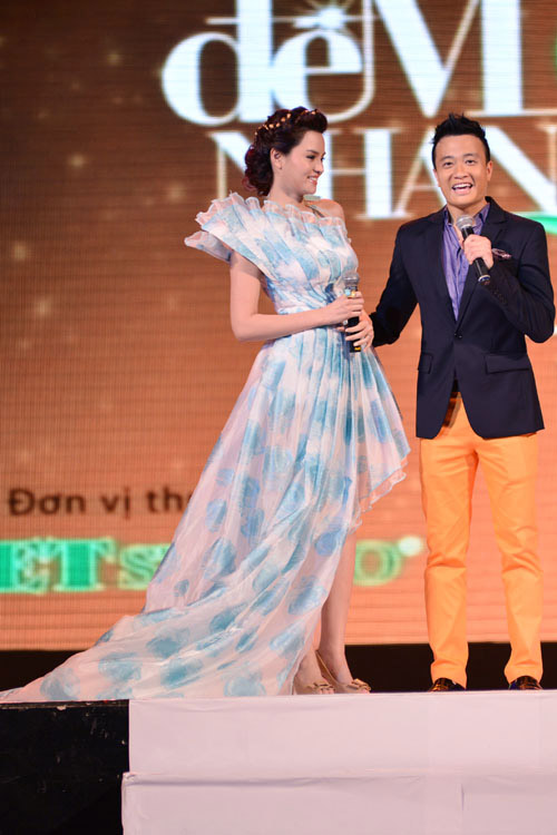 Vũ Thu Phương,người mẫu,chân dài,Campuchia,siêu mẫu,thời trang,hở,giám khảo,catwalk,cuộc thi,giản dị