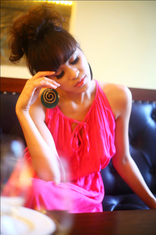 Phương Mai,người mẫu,siêu mẫu,chân dài,catwalk,thời trang,cổ vũ,bóng đá,Euro,cuộc thi,đăng quang,Nathan Lee,hẹn hò,bạn trai