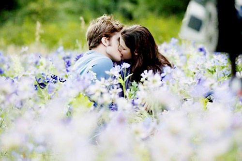 Chạng vạng,Kristen Stewart,Robert Pattinson,Hừng Đông