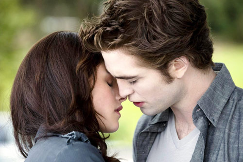 Chạng vạng,Kristen Stewart,Robert Pattinson,Hừng Đông