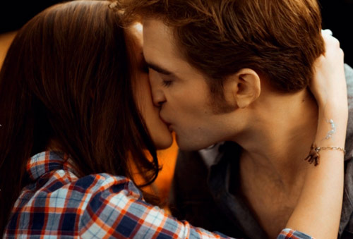 Chạng vạng,Kristen Stewart,Robert Pattinson,Hừng Đông